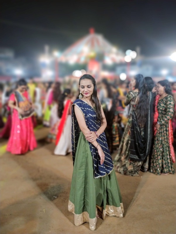 Mehndi color lehnga with navy dupatta